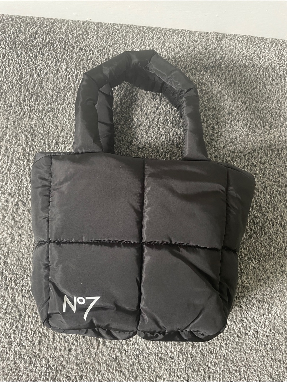 No7 Black Puffer Mini Tote Bag 7x8x3 handle bad